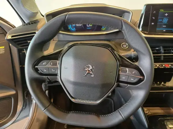 Peugeot 208 2023 - 20500 EUR, 24150 km - AUTO.MOTO.pt - 24150km - foto 31 de 45