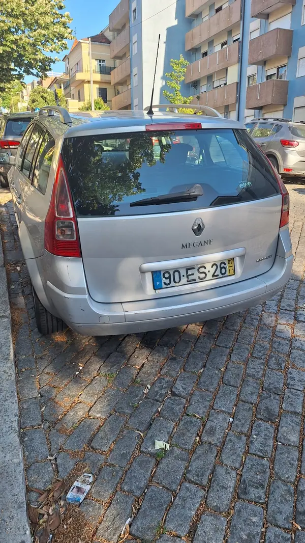 Renault Mégane 2007 - 2000 EUR, 318000 km - AUTO.MOTO.pt - 318000km - foto 9 de 9
