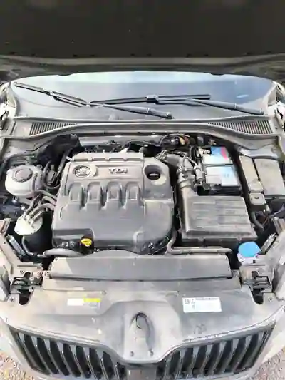 Skoda Superb 2018 - 21990 EUR, 100000 km - AUTO.MOTO.pt - 100000km - foto 3 de 15