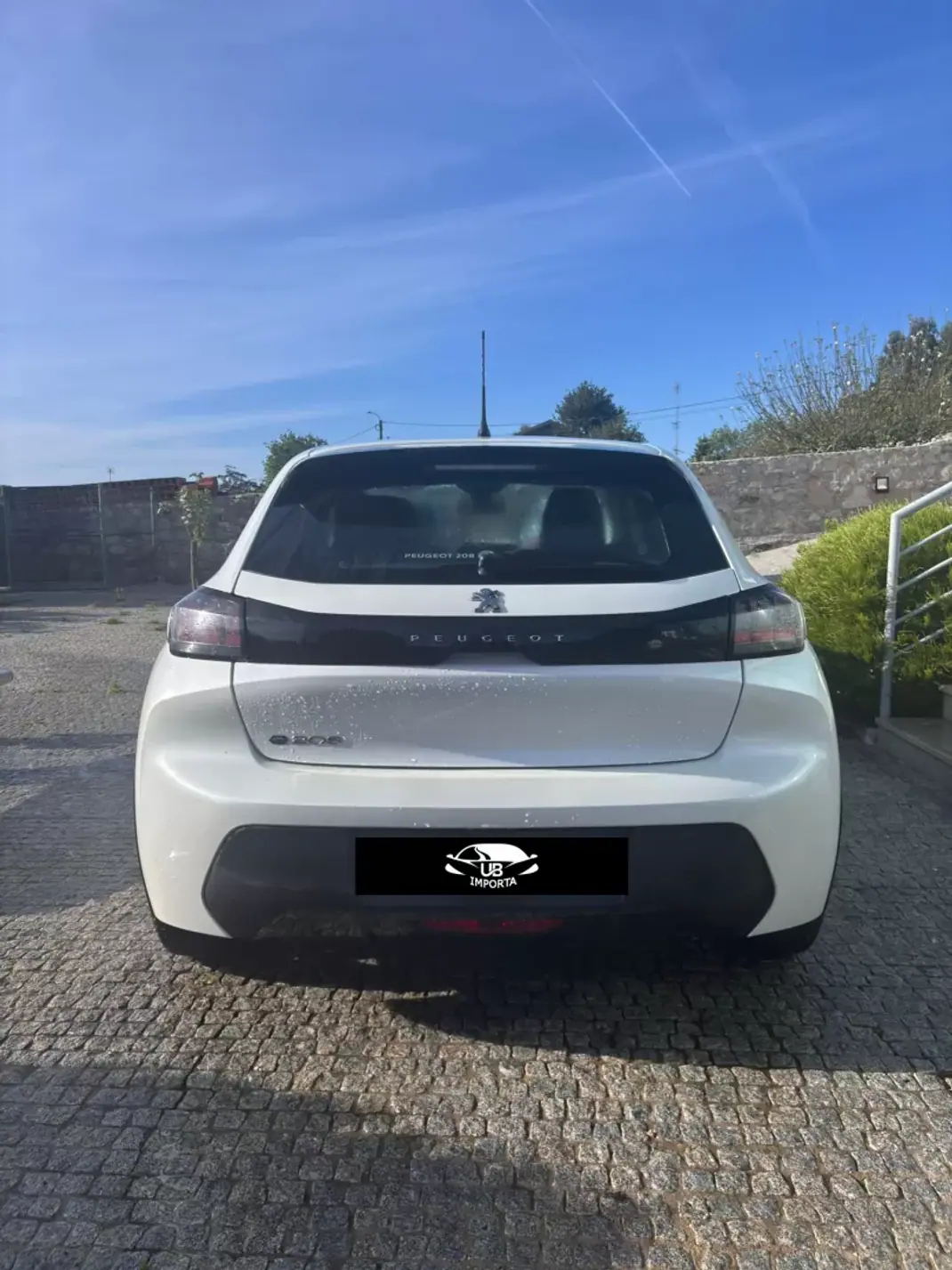 Peugeot e-208 2020 - 13500 EUR, 99999 km - AUTO.MOTO.pt - 99999km - foto 5 de 18