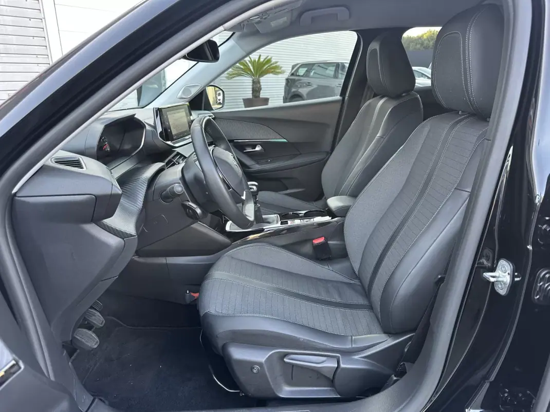 Peugeot 2008 2022 - 16900 EUR, 200000 km - 200000km - foto 31 de 63