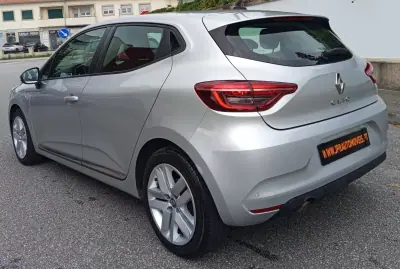 Renault Clio 2019 - 12990 EUR, 117032 km - AUTO.MOTO.pt - 117032km - foto 6 de 16
