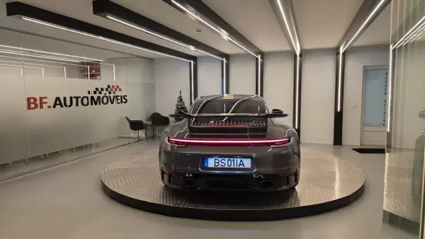 Porsche 992 2021 - 159500 EUR, 69488 km - AUTO.MOTO.pt - 69488km - foto 18 de 58