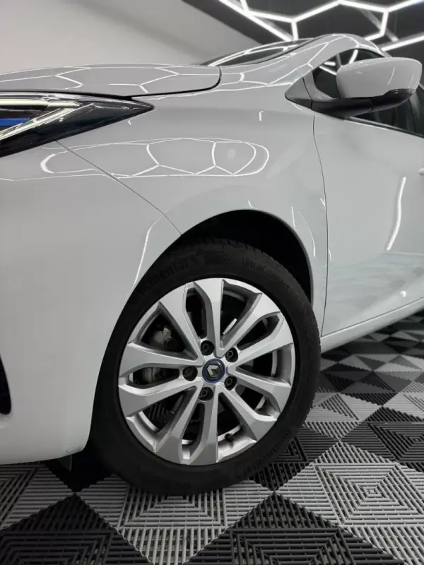 Renault Zoe 2020 - 13999 EUR, 114000 km - AUTO.MOTO.pt - 114000km - foto 3 de 21