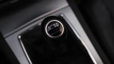 Mercedes-Benz E 250 2009 - 11999 EUR, 478000 km - AUTO.MOTO.pt - 478000km - foto 21 de 35