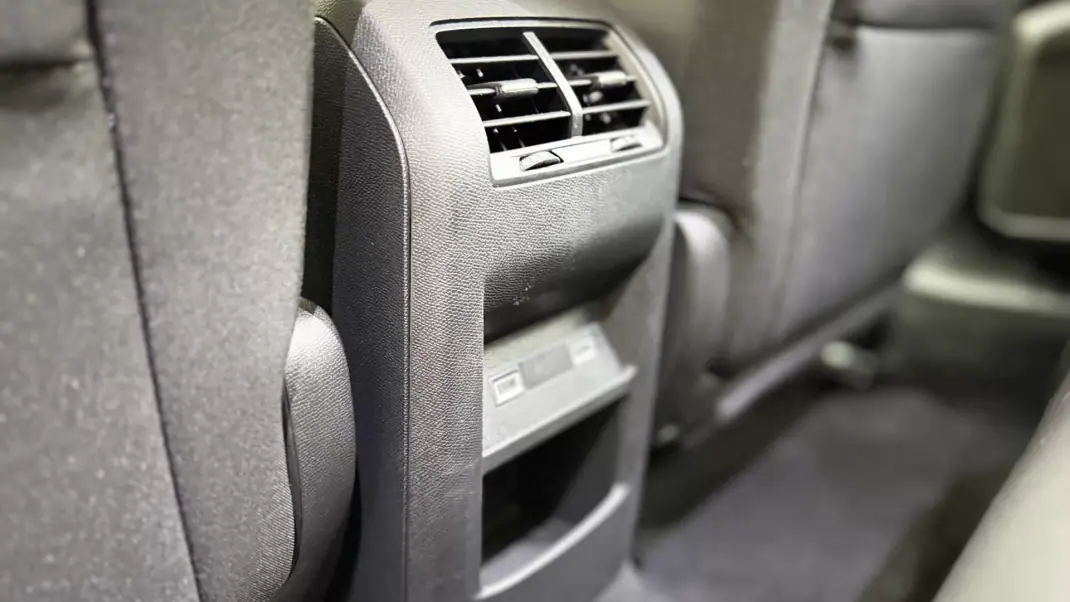 Peugeot 308 2025 - 24500 EUR, 7700 km - AUTO.MOTO.pt - 7700km - foto 10 de 21