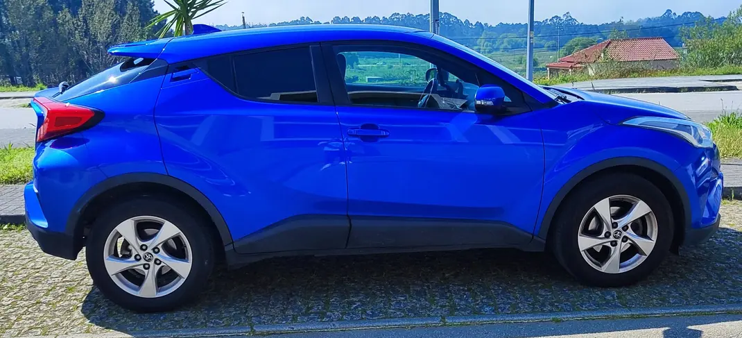 Toyota C-HR 2017 - 16500 EUR, 83000 km - AUTO.MOTO.pt - 83000km - foto 4 de 10