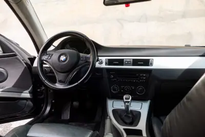 BMW 320 2007 - 12490 EUR, 230000 km - AUTO.MOTO.pt - 230000km - foto 36 de 42