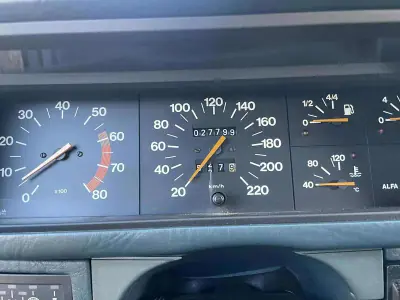 Alfa Romeo 90 1988 - 18900 EUR, 27700 km - AUTO.MOTO.pt - 27700km - foto 31 de 60
