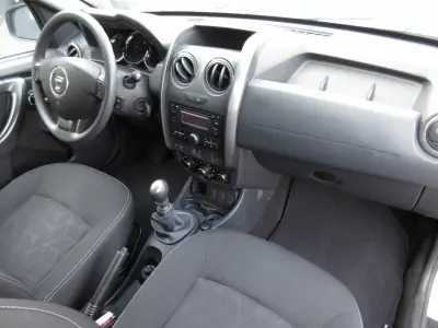 Dacia Duster 2015 - 10990 EUR, 208000 km - AUTO.MOTO.pt - 208000km - foto 22 de 35