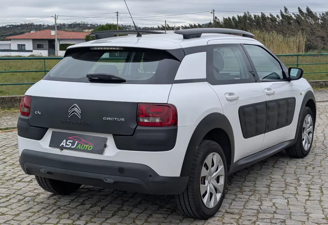 Citroën C4 Cactus 2015 - 8900 EUR, 186378 km - AUTO.MOTO.pt - 186378km - foto 6 de 24