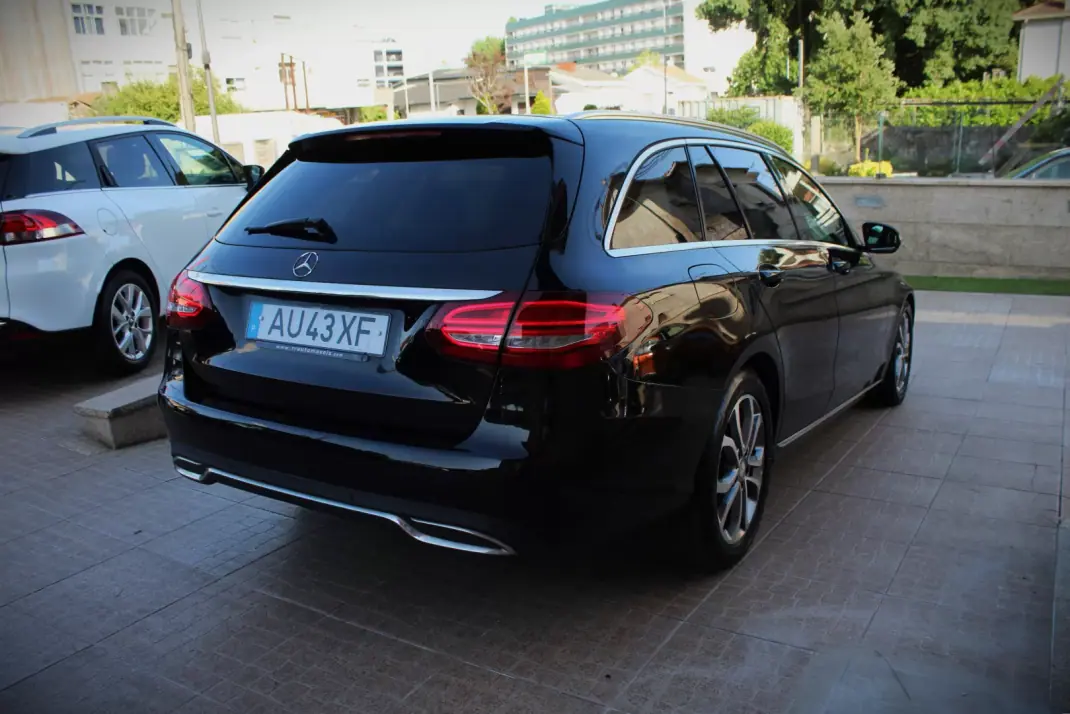 Mercedes-Benz C 200 2015 - 14990 EUR, 229000 km - AUTO.MOTO.pt - 229000km - foto 40 de 48