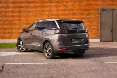 Peugeot 5008 2021 - 24000 EUR, 128300 km - AUTO.MOTO.pt - 128300km - foto 3 de 23