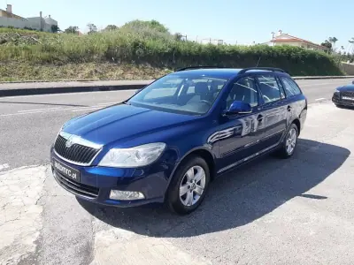 Skoda Octavia Break 2010 - 5900 EUR, 183792 km - AUTO.MOTO.pt - 183792km - foto 6 de 35