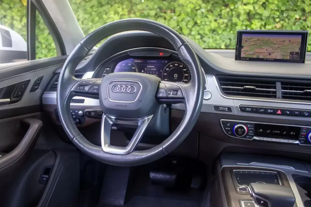 Audi Q7 2017 - 29900 EUR, 199000 km - 199000km - foto 8 de 23