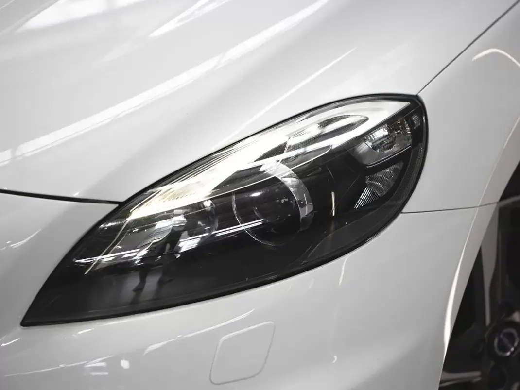Volvo V40 2016 - 16990 EUR, 129000 km - AUTO.MOTO.pt - 129000km - foto 9 de 21