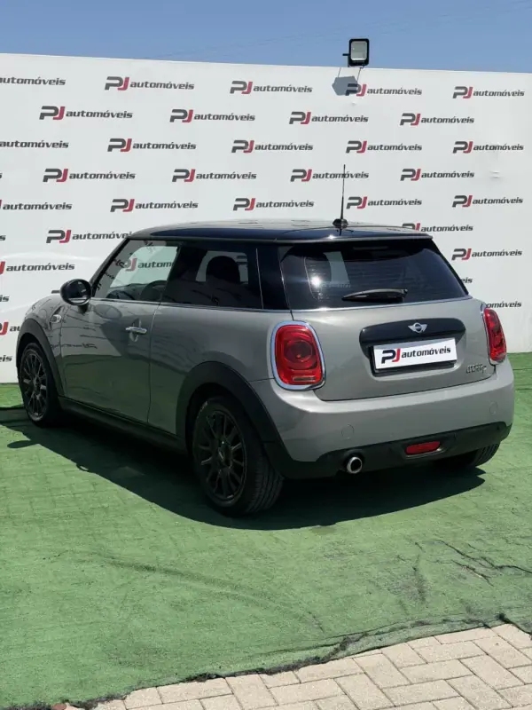 MINI Cooper 2017 - 12500 EUR, 173200 km - AUTO.MOTO.pt - 173200km - foto 13 de 25