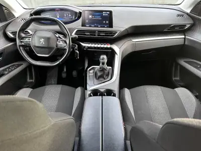Peugeot 3008 2019 - 13900 EUR, 180000 km - AUTO.MOTO.pt - 180000km - foto 22 de 45