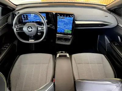 Renault Mégane E-Tech 2022 - 24999 EUR, 27000 km - AUTO.MOTO.pt - 27000km - foto 63 de 116