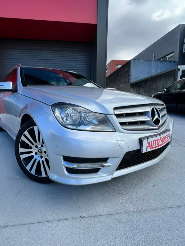 Mercedes-Benz C 220 2011 - 14000 EUR, 381206 km - AUTO.MOTO.pt - 381206km - foto 6 de 18