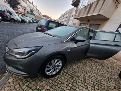 Opel Astra Sports Tourer 2019 - 10500 EUR, 170740 km - AUTO.MOTO.pt - 170740km - foto 2 de 3