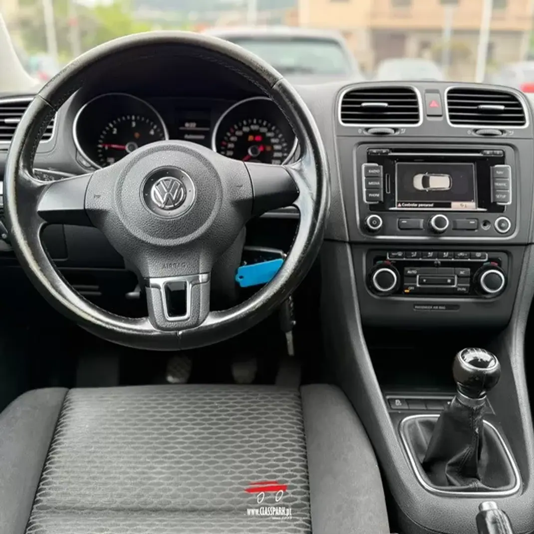 Volkswagen Golf 2011 - 9500 EUR, 188000 km - AUTO.MOTO.pt - 188000km - foto 12 de 18