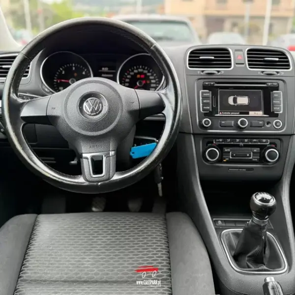 Volkswagen Golf 2011 - 9500 EUR, 188000 km - AUTO.MOTO.pt - 188000km - foto 12 de 18