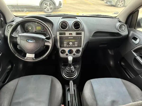 Ford Fiesta 2008 - 3250 EUR, 224000 km - AUTO.MOTO.pt - 224000km - foto 17 de 21