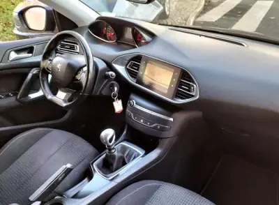 Peugeot 308 SW 2020 - 10990 EUR, 139592 km - AUTO.MOTO.pt - 139592km - foto 17 de 49