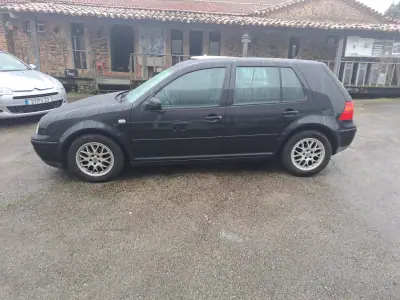 Volkswagen Golf 1999 - 2350 EUR, 207071 km - AUTO.MOTO.pt - 207071km - foto 4 de 7