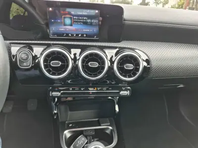 Mercedes-Benz A 180 2021 - 24900 EUR, 104263 km - AUTO.MOTO.pt - 104263km - foto 14 de 26