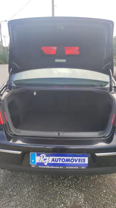 Volkswagen Passat 2006 - 5387 EUR, 457987 km - AUTO.MOTO.pt - 457987km - foto 10 de 11