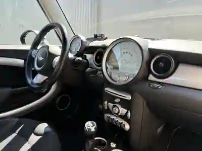 MINI Cooper 2008 - 8900 EUR, 210000 km - AUTO.MOTO.pt - 210000km - foto 6 de 12