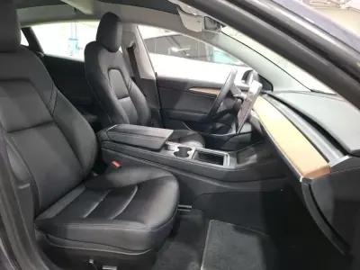 Tesla Model 3 2021 — foto 6 de 10