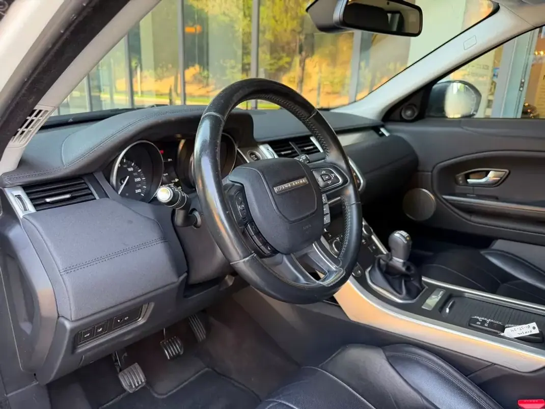 Land Rover Range Rover Evoque 2017 - 17890 EUR, 205931 km - 205931km - foto 13 de 26