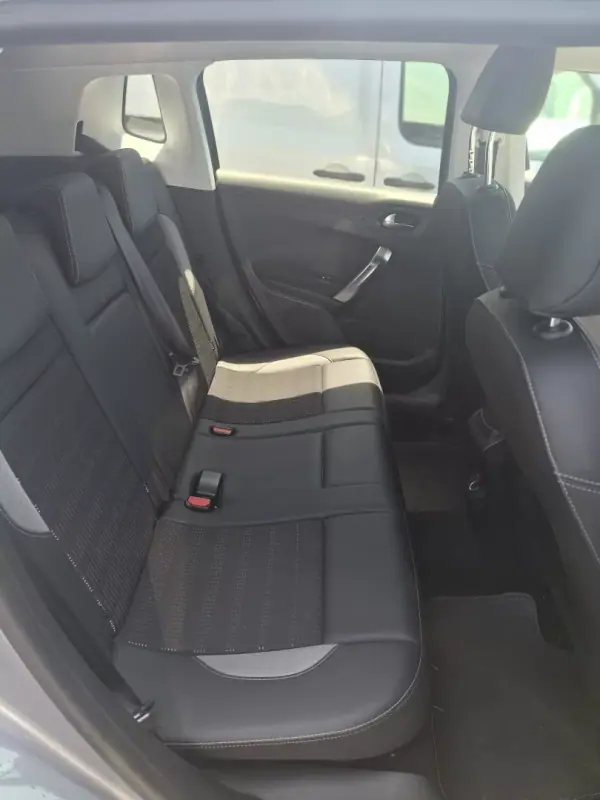 Peugeot 2008 2019 - 14950 EUR, 130100 km - AUTO.MOTO.pt - 130100km - foto 15 de 15