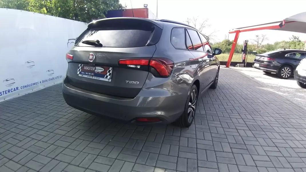 Fiat Tipo Station Wagon 2020 - 14350 EUR, 60939 km - AUTO.MOTO.pt - 60939km - foto 24 de 34