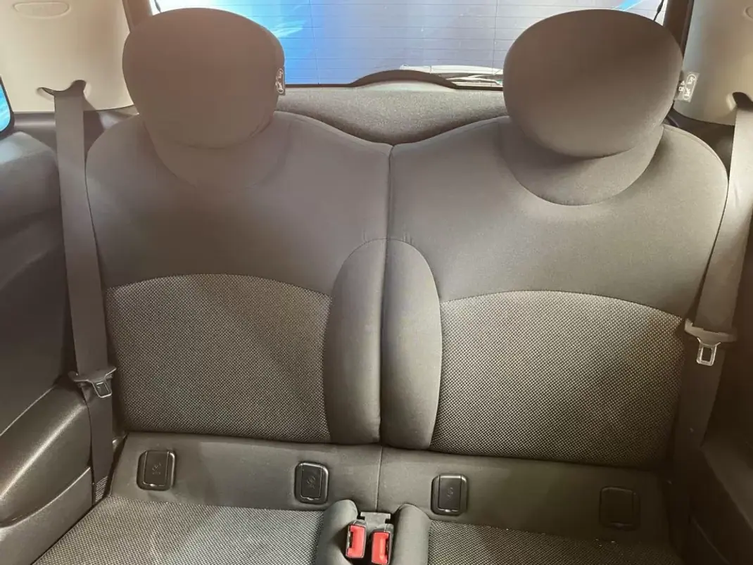 MINI One 2011 - 8500 EUR, 230000 km - AUTO.MOTO.pt - 230000km - foto 29 de 35