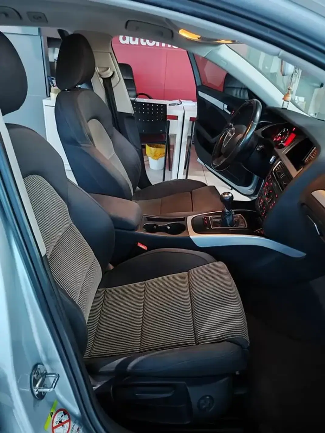 Audi A4 Avant 2009 - 12950 EUR, 231500 km - AUTO.MOTO.pt - 231500km - foto 19 de 36