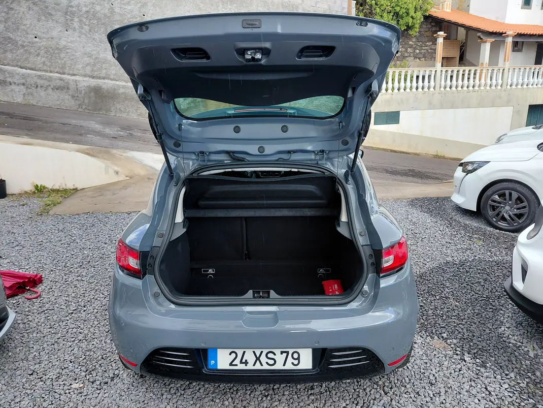 Renault Clio 2019 - 12250 EUR, 138353 km - AUTO.MOTO.pt - 138353km - foto 13 de 13