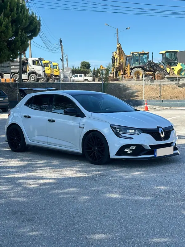 Renault Mégane 2019 — foto 2 de 15
