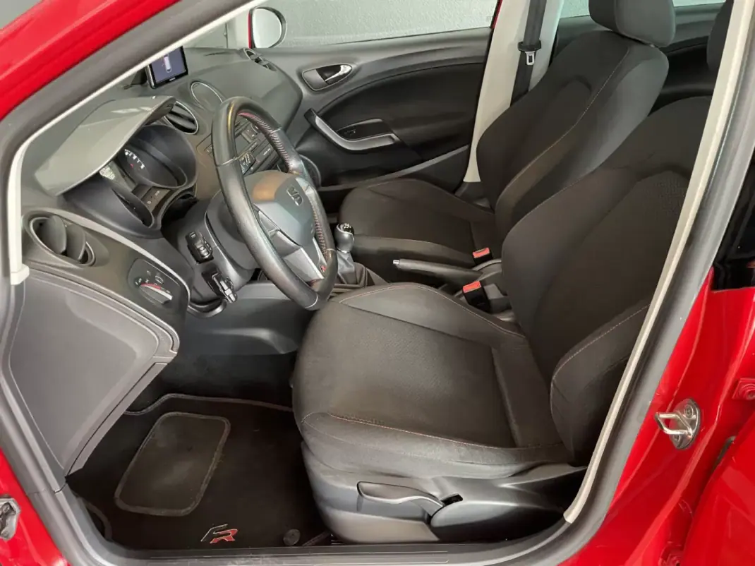 SEAT Ibiza ST 2014 - 12900 EUR, 97000 km - AUTO.MOTO.pt - 97000km - foto 7 de 27