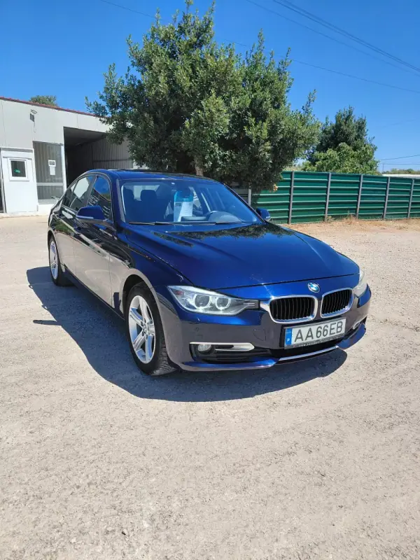 BMW 318 2014 - 12900 EUR, 235000 km - AUTO.MOTO.pt - 235000km - foto 2 de 11
