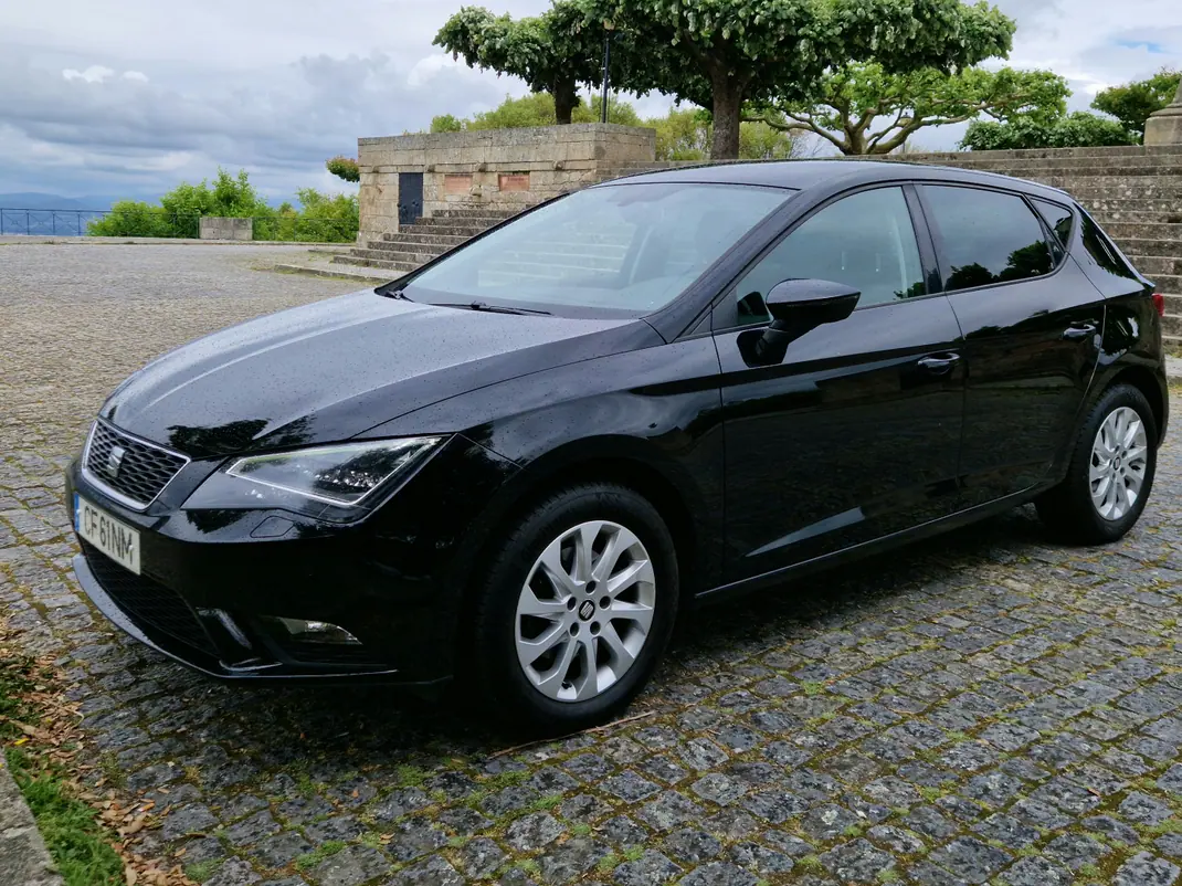 SEAT Leon 2016 - 15990 EUR, 115000 km - AUTO.MOTO.pt - 115000km - foto 1 de 2