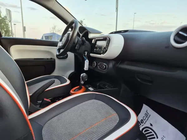 Renault Twingo 2021 - 13499 EUR, 55410 km - AUTO.MOTO.pt - 55410km - foto 12 de 32