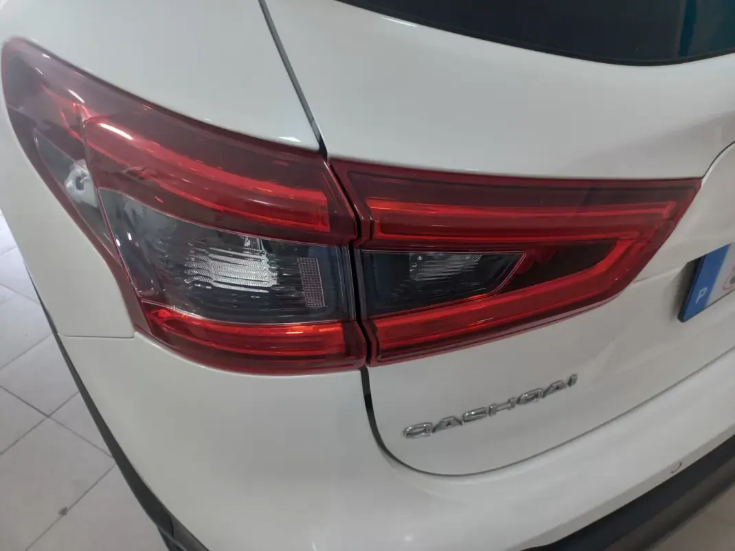 Nissan Qashqai 2018 - 17900 EUR, 54008 km - 54008km - foto 30 de 39