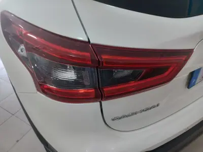 Nissan Qashqai 2018 - 17900 EUR, 54008 km - 54008km - foto 30 de 39