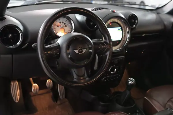 MINI Paceman 2015 - 15900 EUR, 178675 km - AUTO.MOTO.pt - 178675km - foto 8 de 25