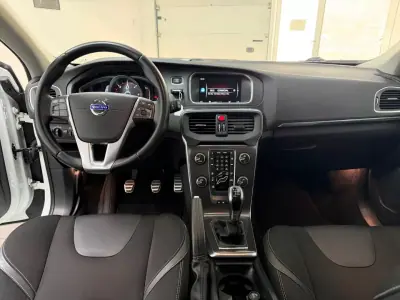 Volvo V40 2014 - 10990 EUR, 187000 km - AUTO.MOTO.pt - 187000km - foto 7 de 21