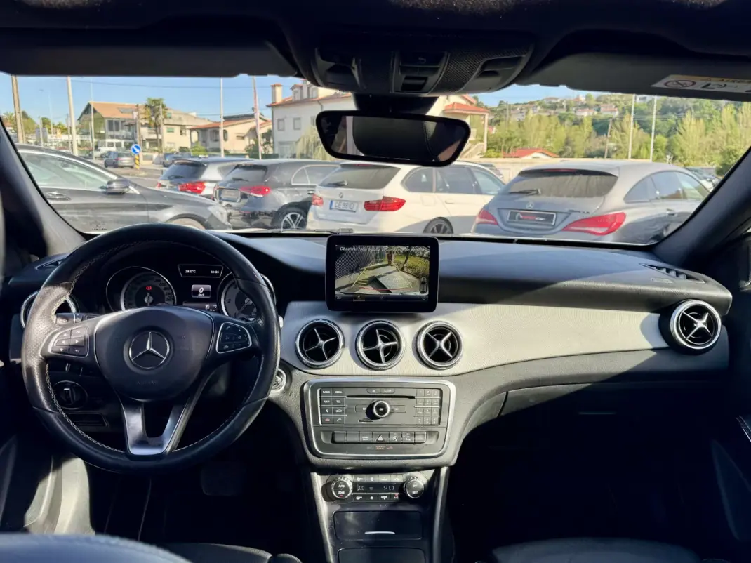 Mercedes-Benz GLA 180 2016 - 17999 EUR, 180000 km - AUTO.MOTO.pt - 180000km - foto 7 de 24